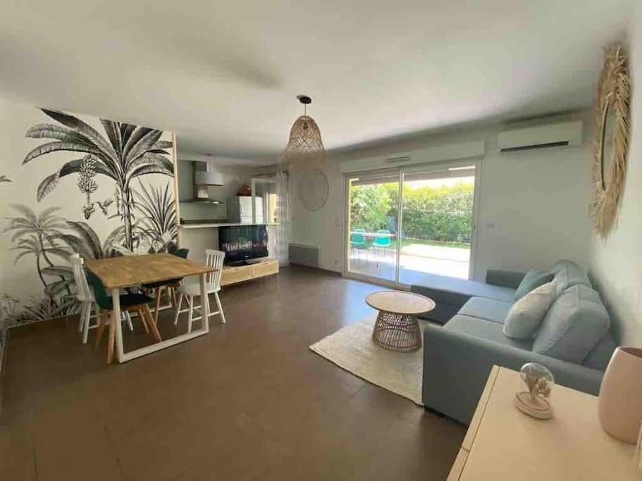 Tres Bel Appartement Contemporain Et Calme Fréjus Kültér fotó